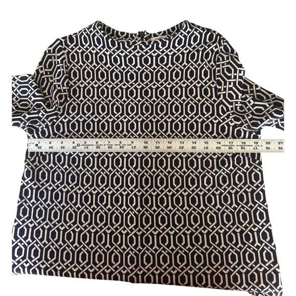 Crown & Ivy Black & White Geometric Pattern Bell Sleeve Top Size L - Picture 7 of 8
